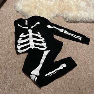 Skeleton sweat suit M that Travis and Kourtney Kardashian have worn on tv show.